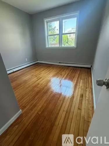 Main picture of 83 W 47th St