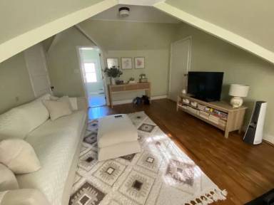 Main picture of 100 Lancaster Rd