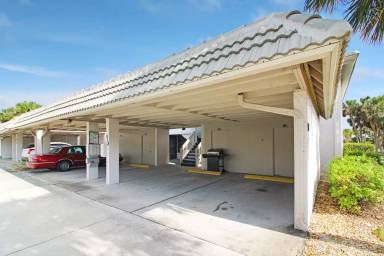Main picture of 918 Capri Isles Blvd