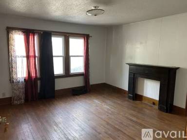 Main picture of 615 West St