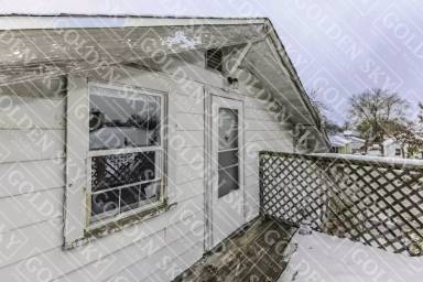 Main picture of 219 W Memorial Dr