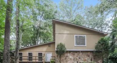 Main picture of 6516 Walden Pond Rd
