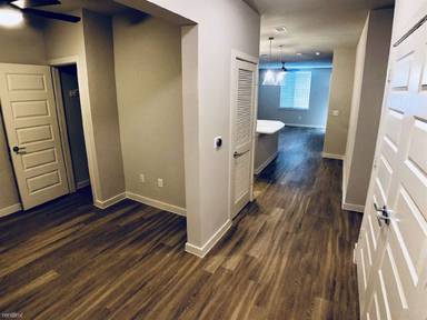 Main picture of 5809 Duval St