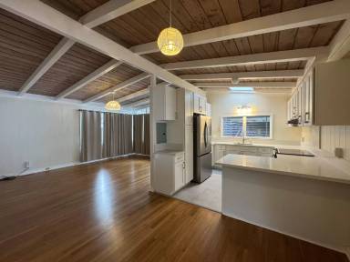 Main picture of 3571 Manoa Rd