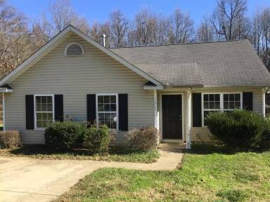 Main picture of 1310 Log Cabin Rd