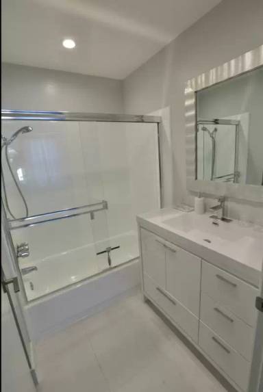 Main picture of 6323 Reseda Blvd