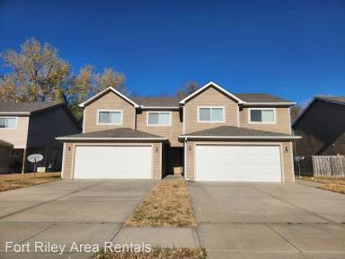 Main picture of 2602 Deerfield Blvd