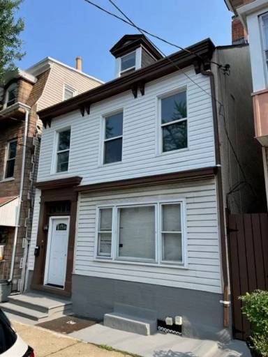 Main picture of 829 Ferry St