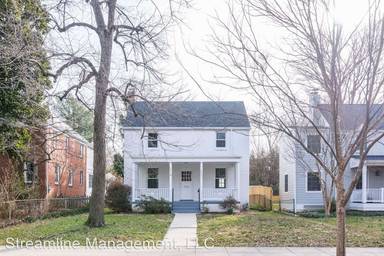 Main picture of 4721 45th St NW