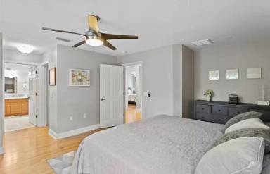 Main picture of 3304 W Wisconsin Ave