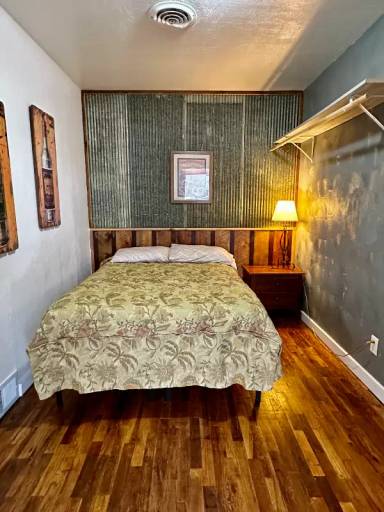 Main picture of 210 E North St