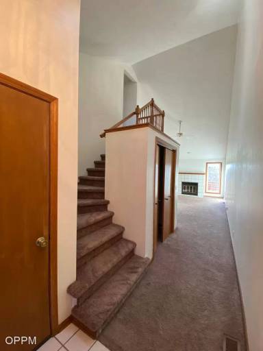 Main picture of 6211 Dorcas Plz