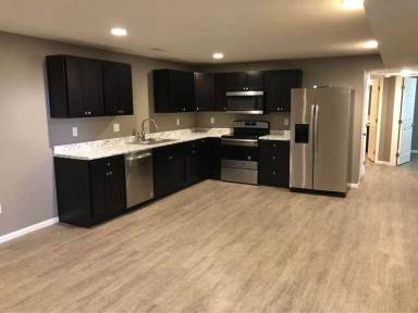 Main picture of 305 Elm St