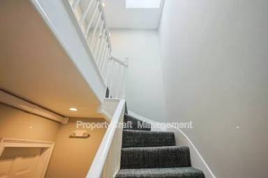 Main picture of 29 E Springfield St