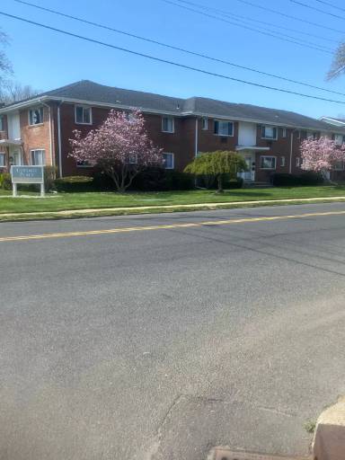 Main picture of 87 Cottage Pl