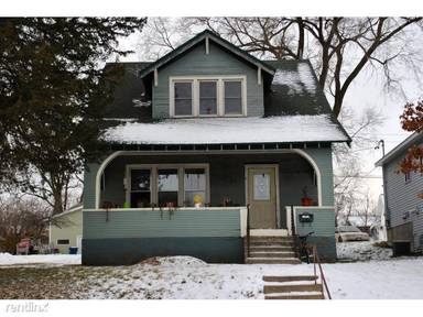 Main picture of 821 10 1/2 Ave S