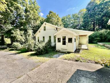 Main picture of 7115 Tice Rd