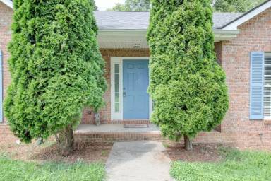 Main picture of 341 Brook Mead Dr