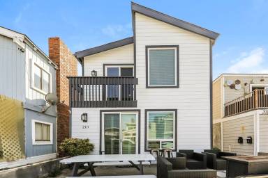Main picture of 210 33rd St