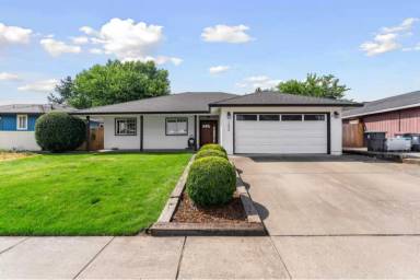 Main picture of 1004 Juanita Way