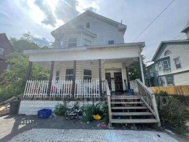 Main picture of 1345 3rd St