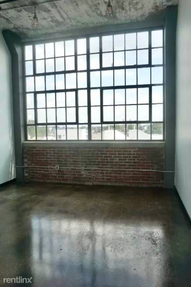 Main picture of 410 Memphis St