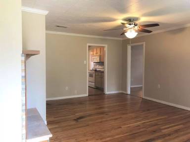 Main picture of 1905 W Twohig Ave
