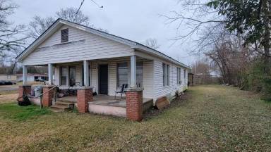 Main picture of 2318 Airbase Rd