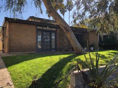 Main picture of 944 Maltman Ave