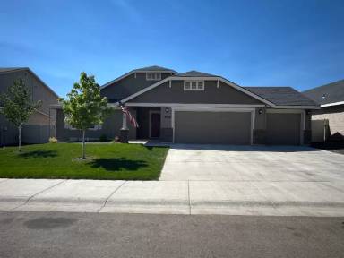 Main picture of 3709 E Warm Creek Ave
