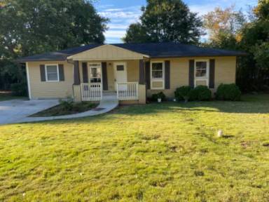 Main picture of 221 Rockin Hill Dr SW