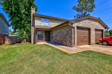 Main picture of 3802 Penny Dr