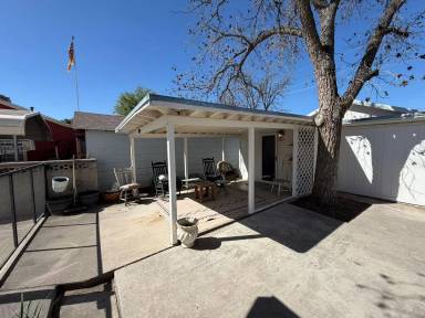 Main picture of 809 1/2 Pate St