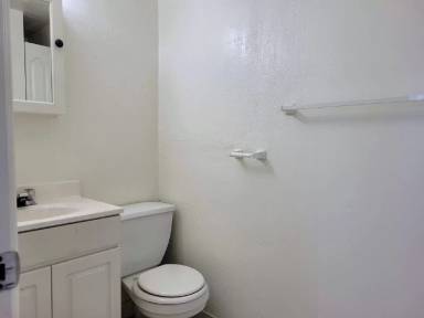 Main picture of 1063 NE Barager Ave