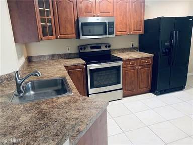 Main picture of 9033 Wiles Rd