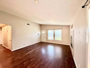 Main picture of 932 Blossom Hill Dr