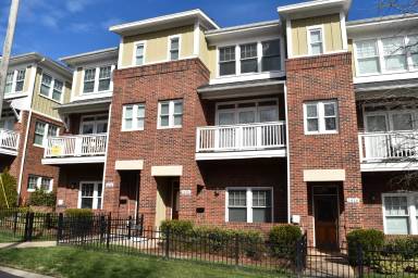 Main picture of 1420 W 4th St