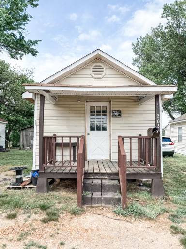 Main picture of 203 Haywood St