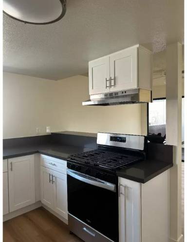 Main picture of 2204 E 4th St
