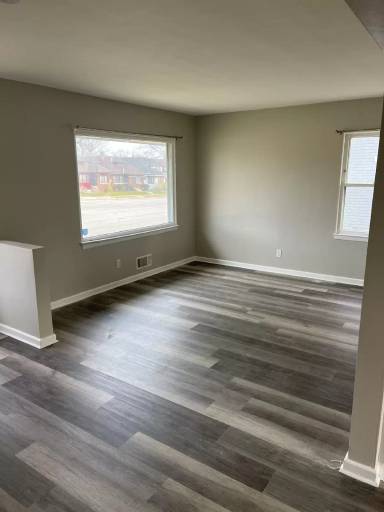 Main picture of 1211 W Capitol Dr