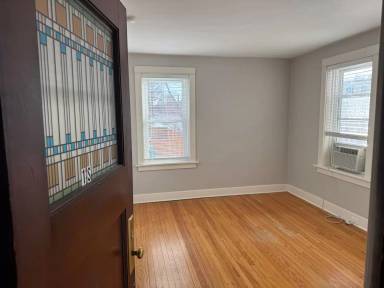 Main picture of 3538 Hereford St