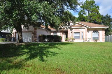 Main picture of 15 Pope Ln