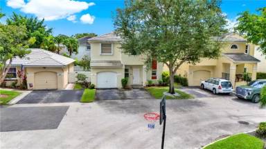 Main picture of 850 NW 99th Ave