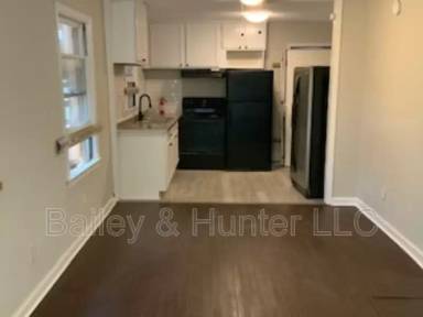 Main picture of 32 Bowen Ave SE