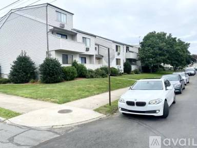 Main picture of 252 Harlem Ave