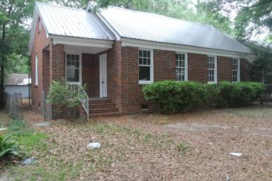Main picture of 907 W Society Ave