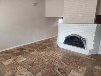 Main picture of 2968 Rainbow Valley Blvd
