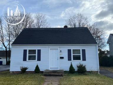 Main picture of 2579 Whitney Ave