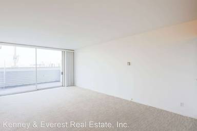 Main picture of 2451 Greenwich St