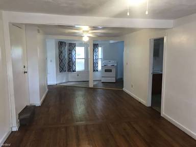 Main picture of 28 Compton St